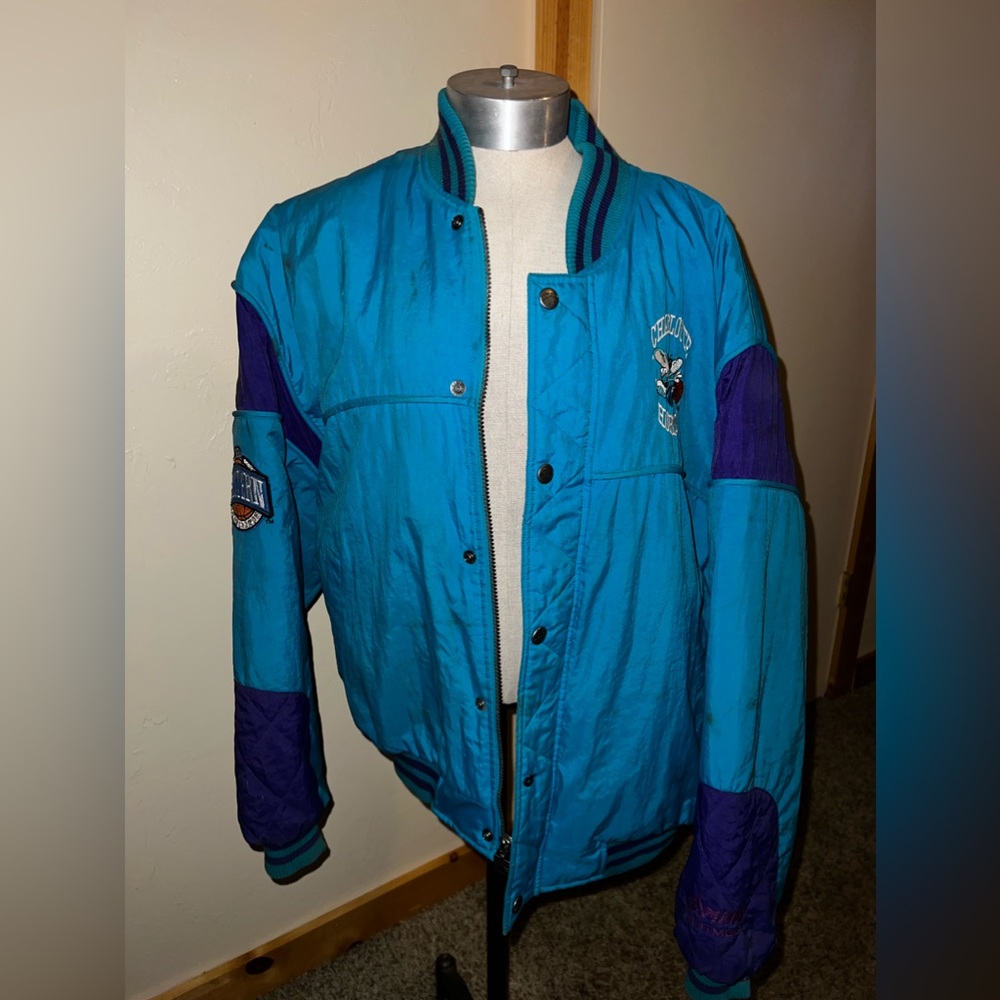 Vintage NBA Charlotte Hornets Zip Up Jacket. Nutmeg by Campri Portugal